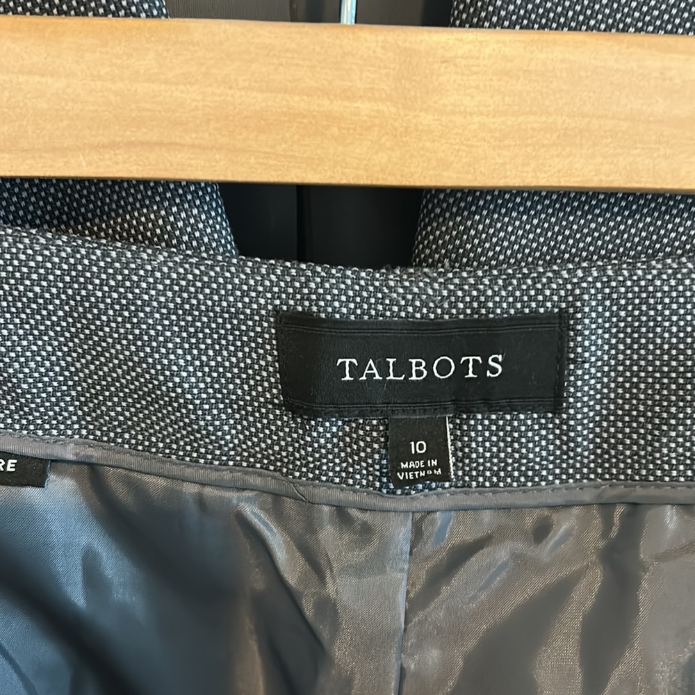 Talbots lined suit. - Picture 3 of 6